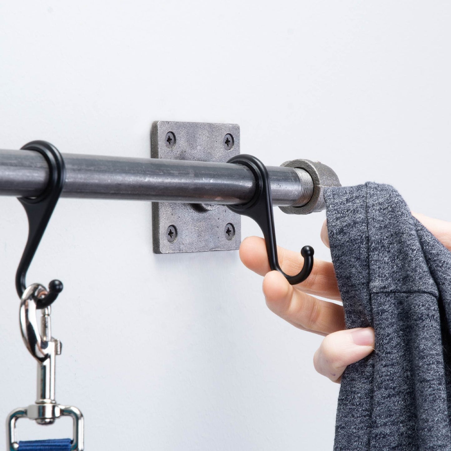 Pipe Hook for 1/2in. Black Pipe