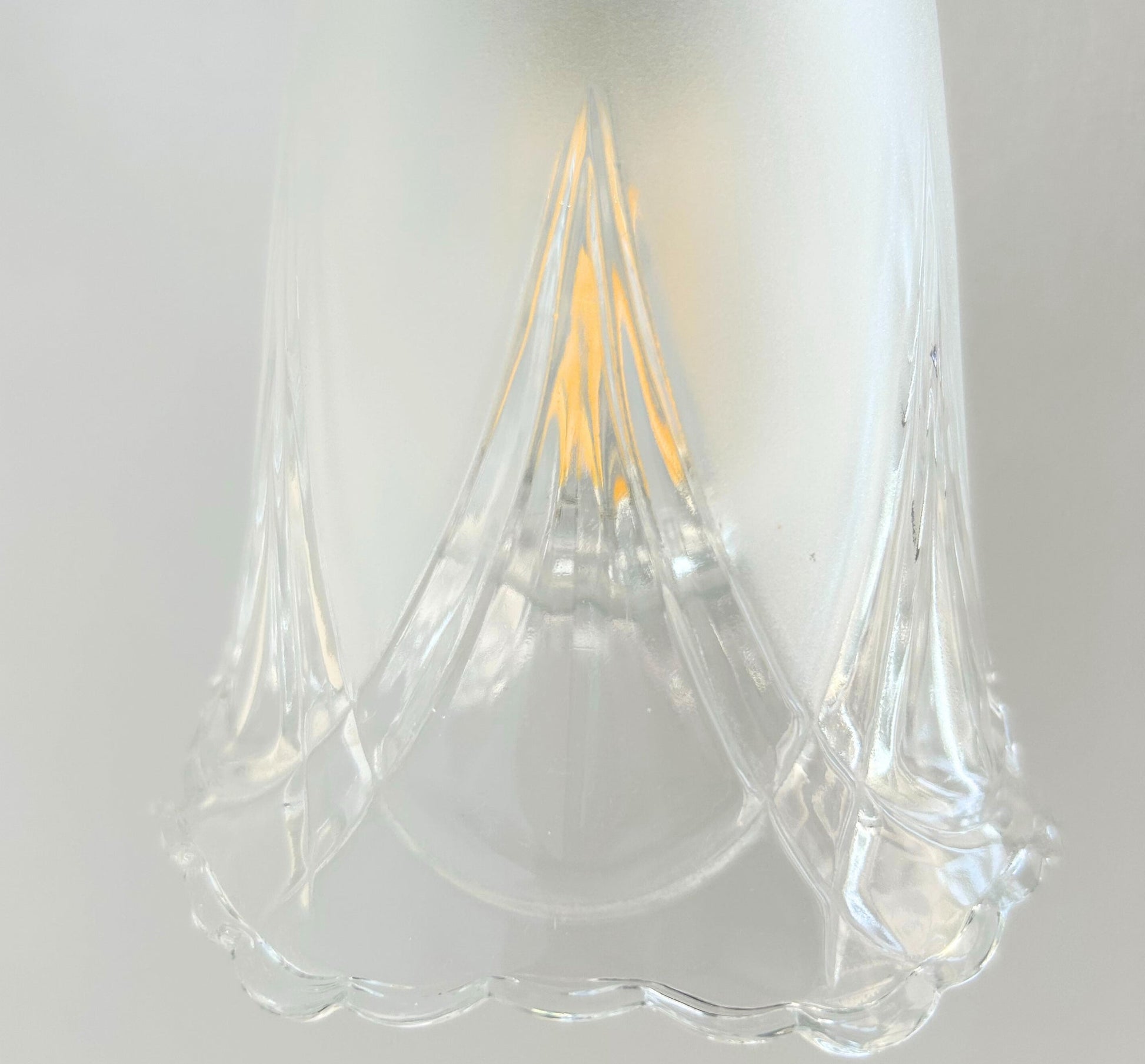 Victorian Scalloped Frost and Clear Wall Sconce