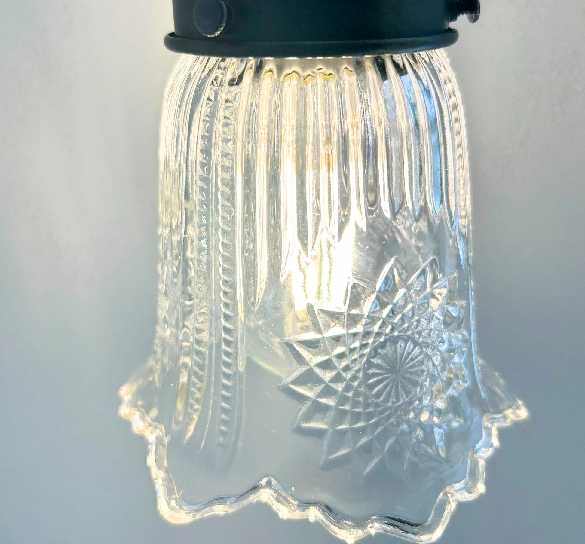 Antique Diamond Floral Flare Wall Sconce Light