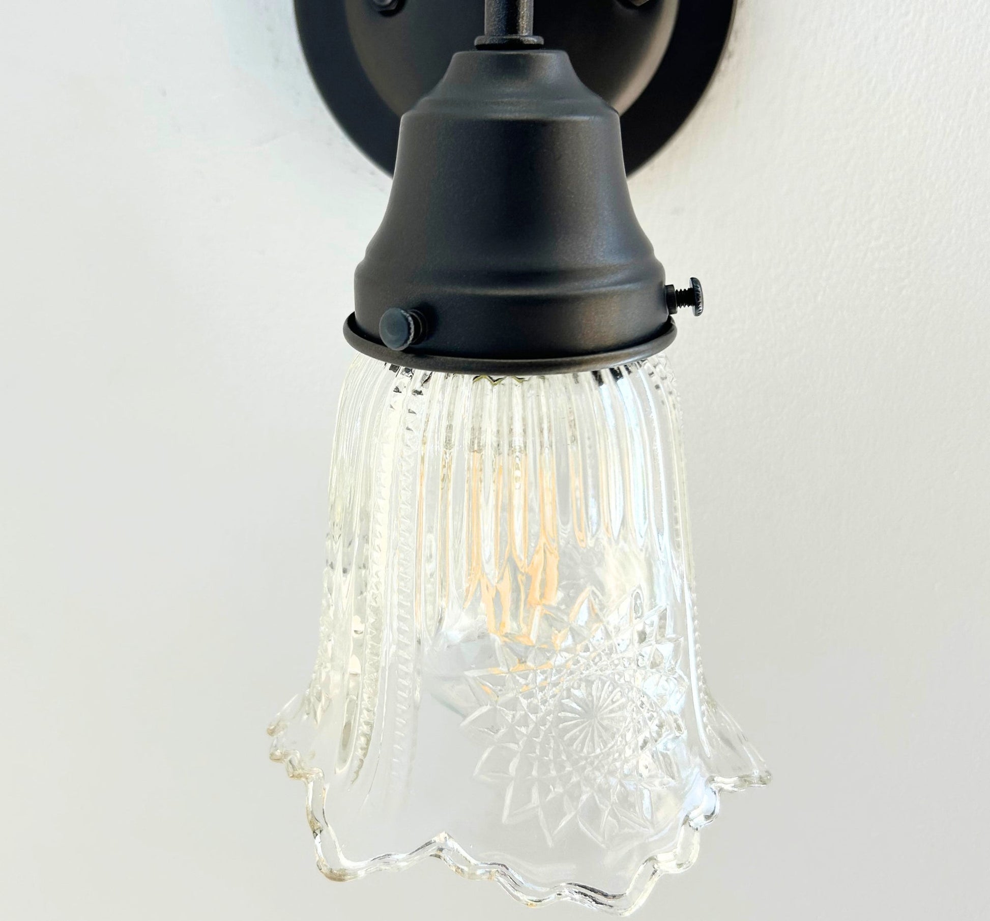 Antique Diamond Floral Flare Wall Sconce Light