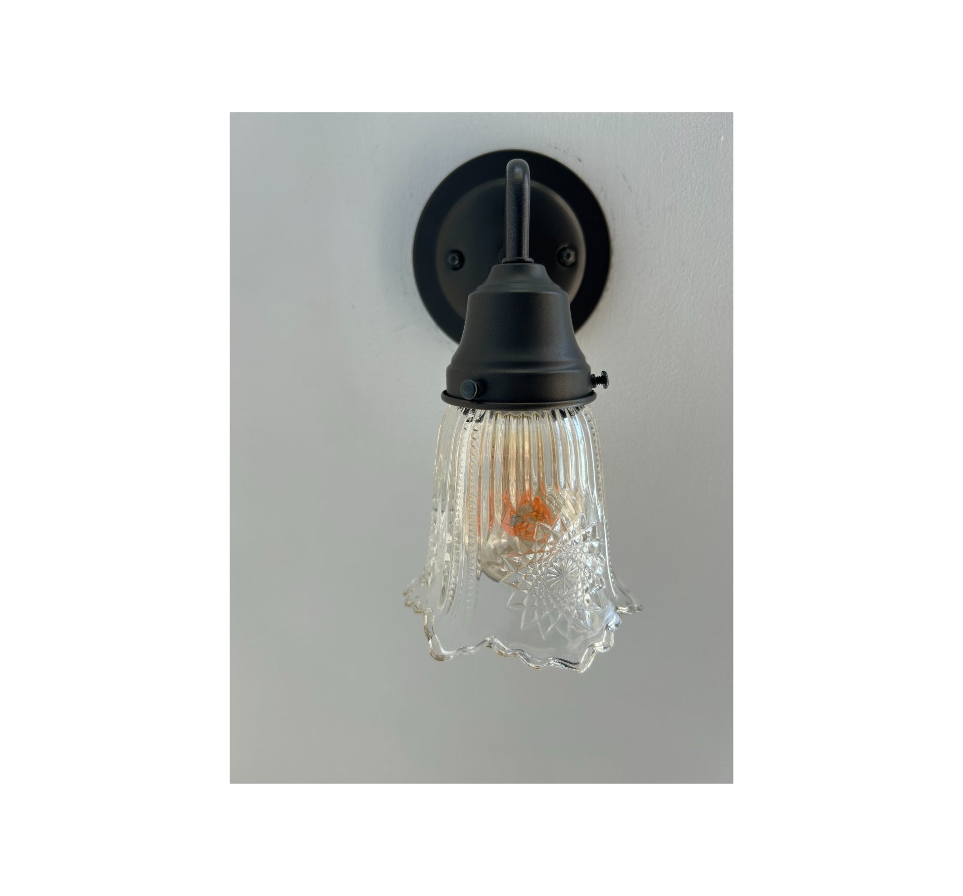 Antique Diamond Floral Flare Wall Sconce Light