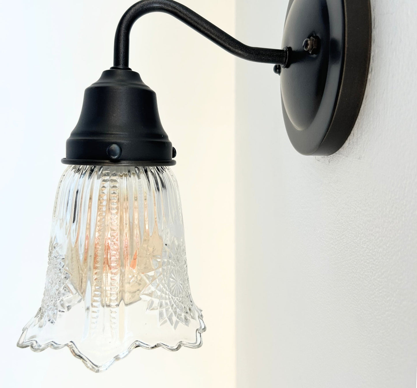 Antique Diamond Floral Flare Wall Sconce Light