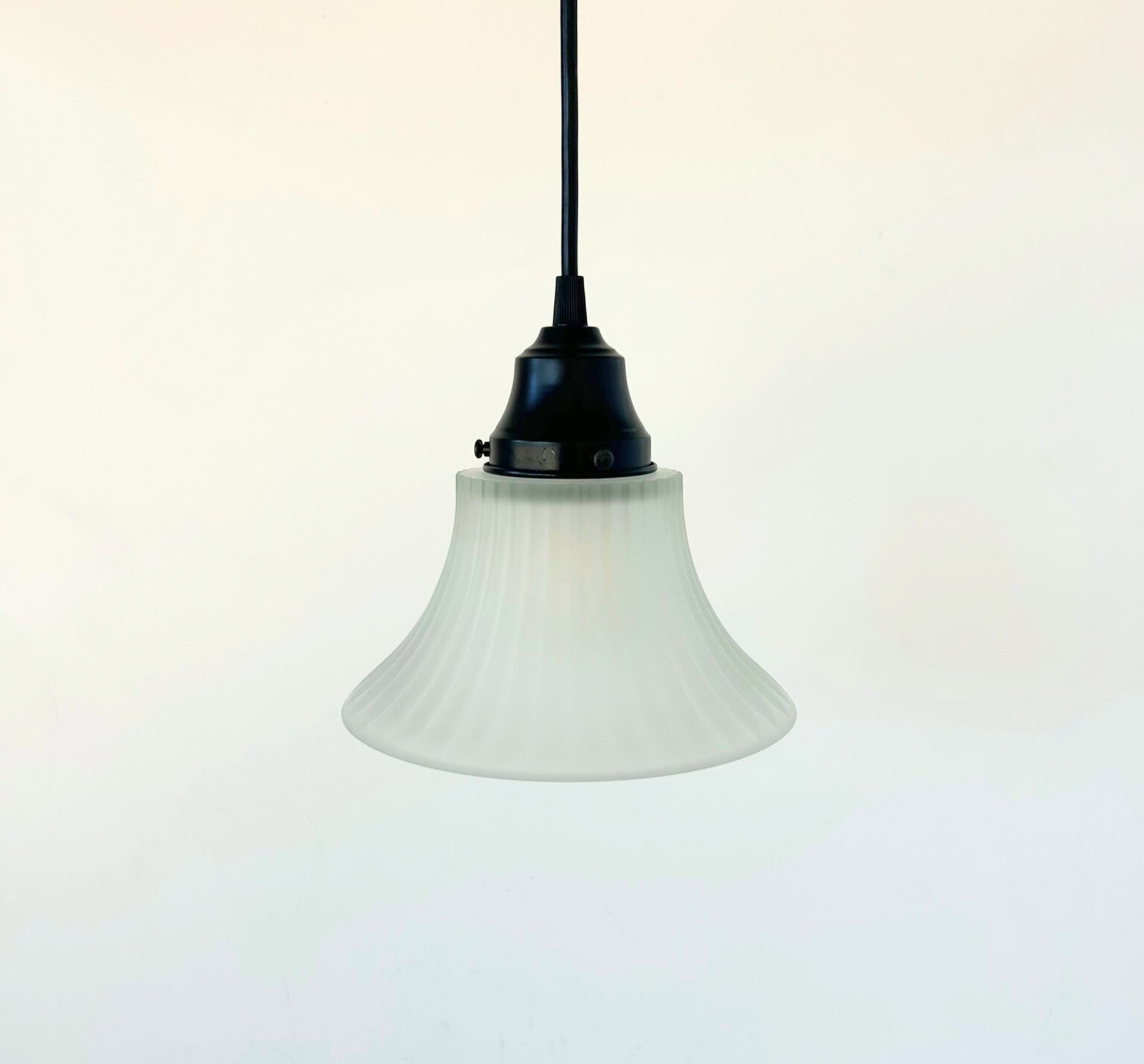 Frosted Ribbed Flute Pendant