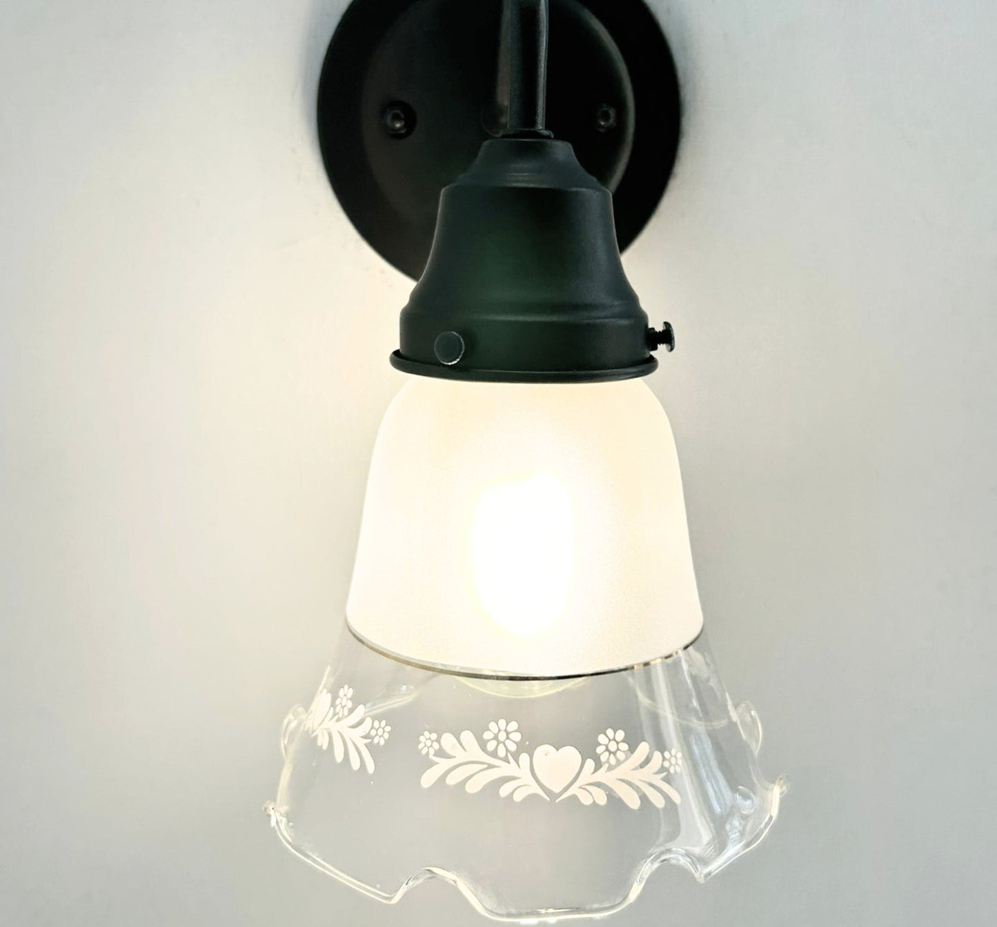 Delicate Floral Heart Frost and Clear With Gold Band