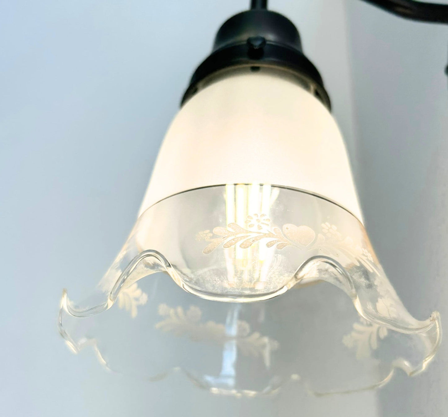 Delicate Floral Heart Frost and Clear With Gold Band