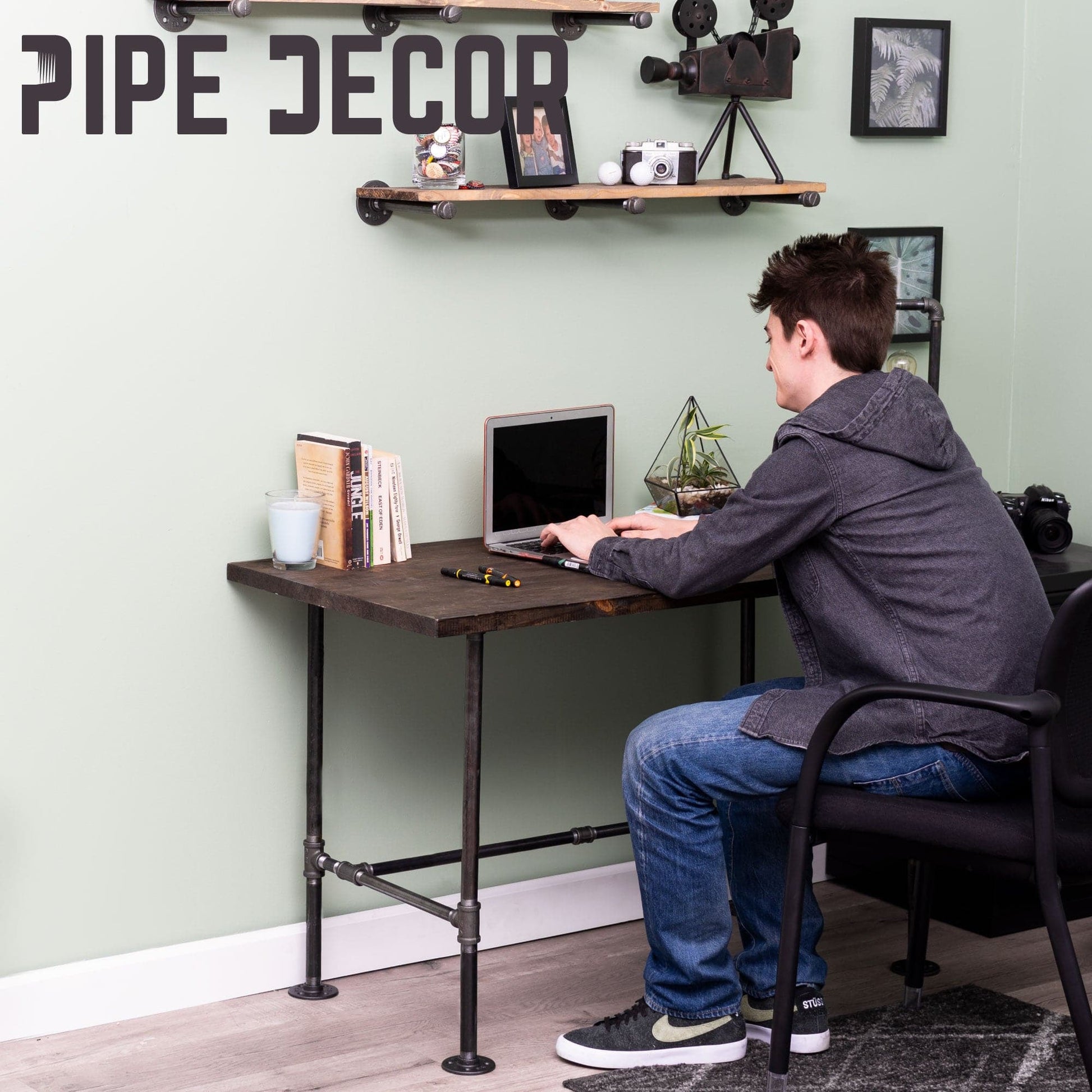 H Desk by PIPE DECOR