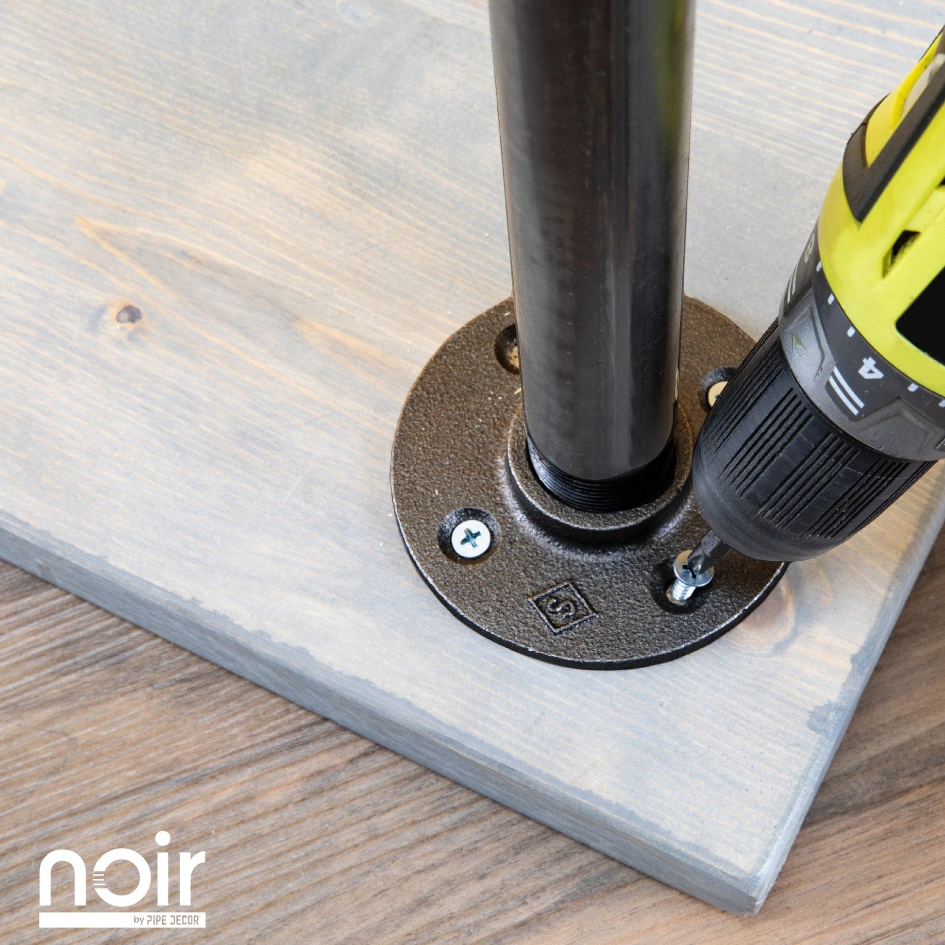 1 in. x 30 in.  Noir Black Round Flange Pipe Table Legs - 4 Pack