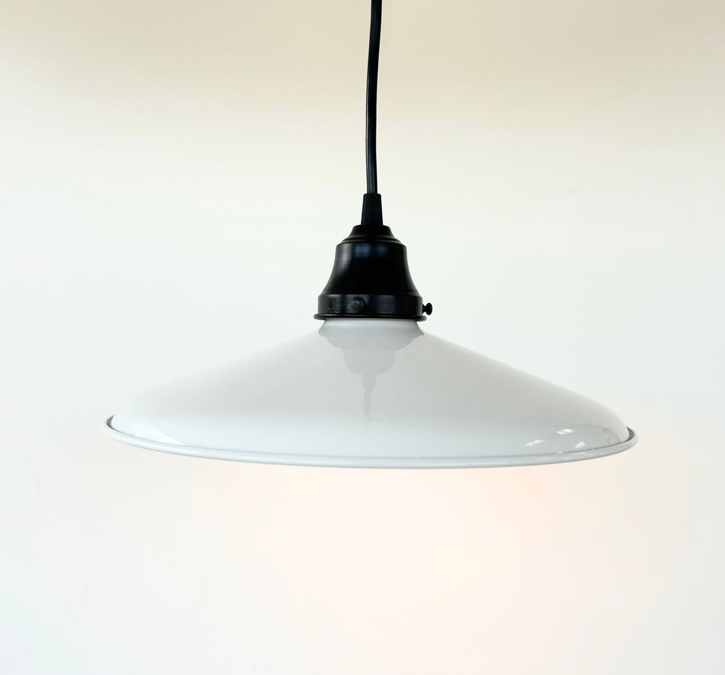 White Enamel Barn Pendant Light – Farmhouse Industrial Ceiling Fixture