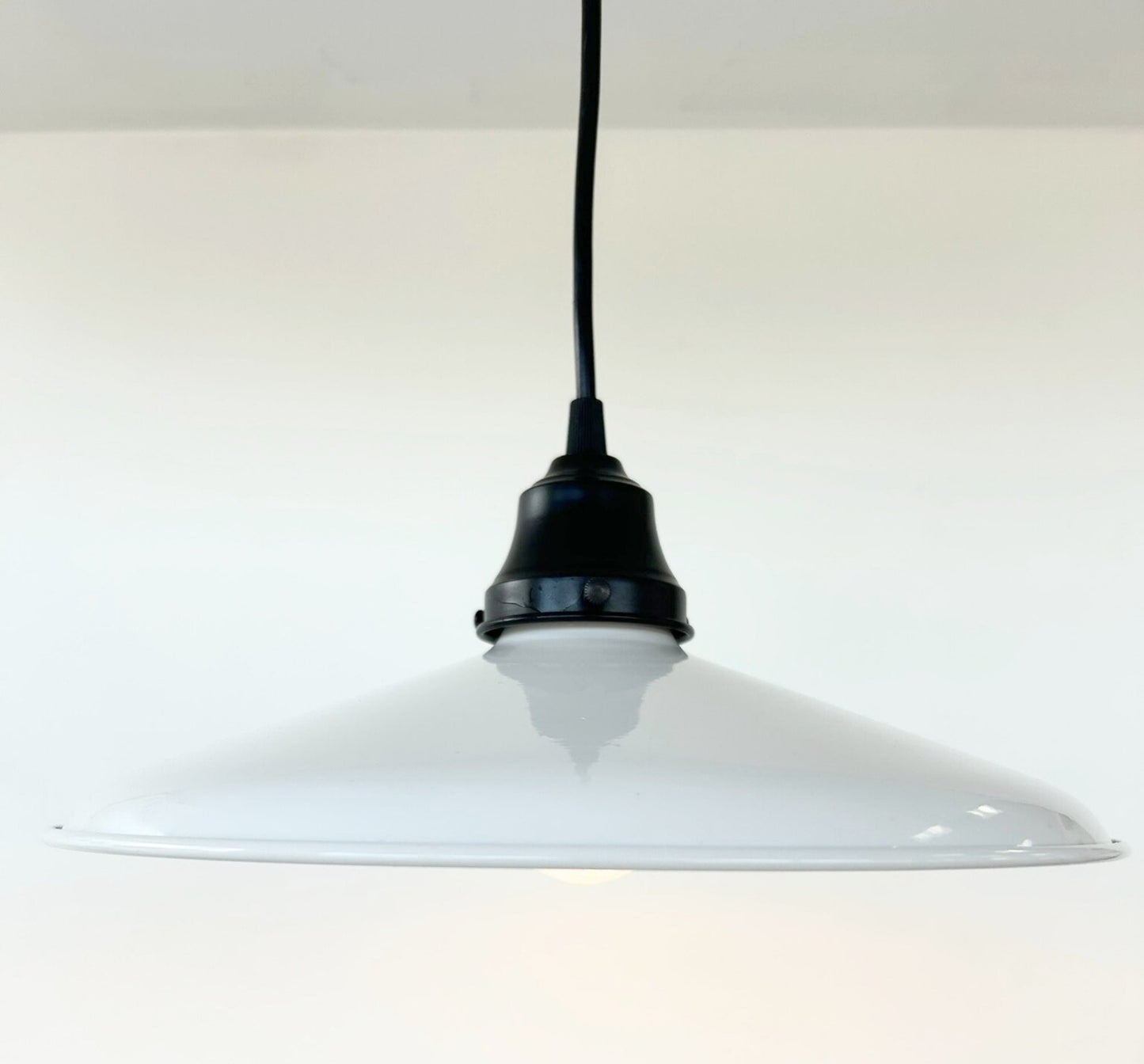 White Enamel Barn Pendant Light – Farmhouse Industrial Ceiling Fixture