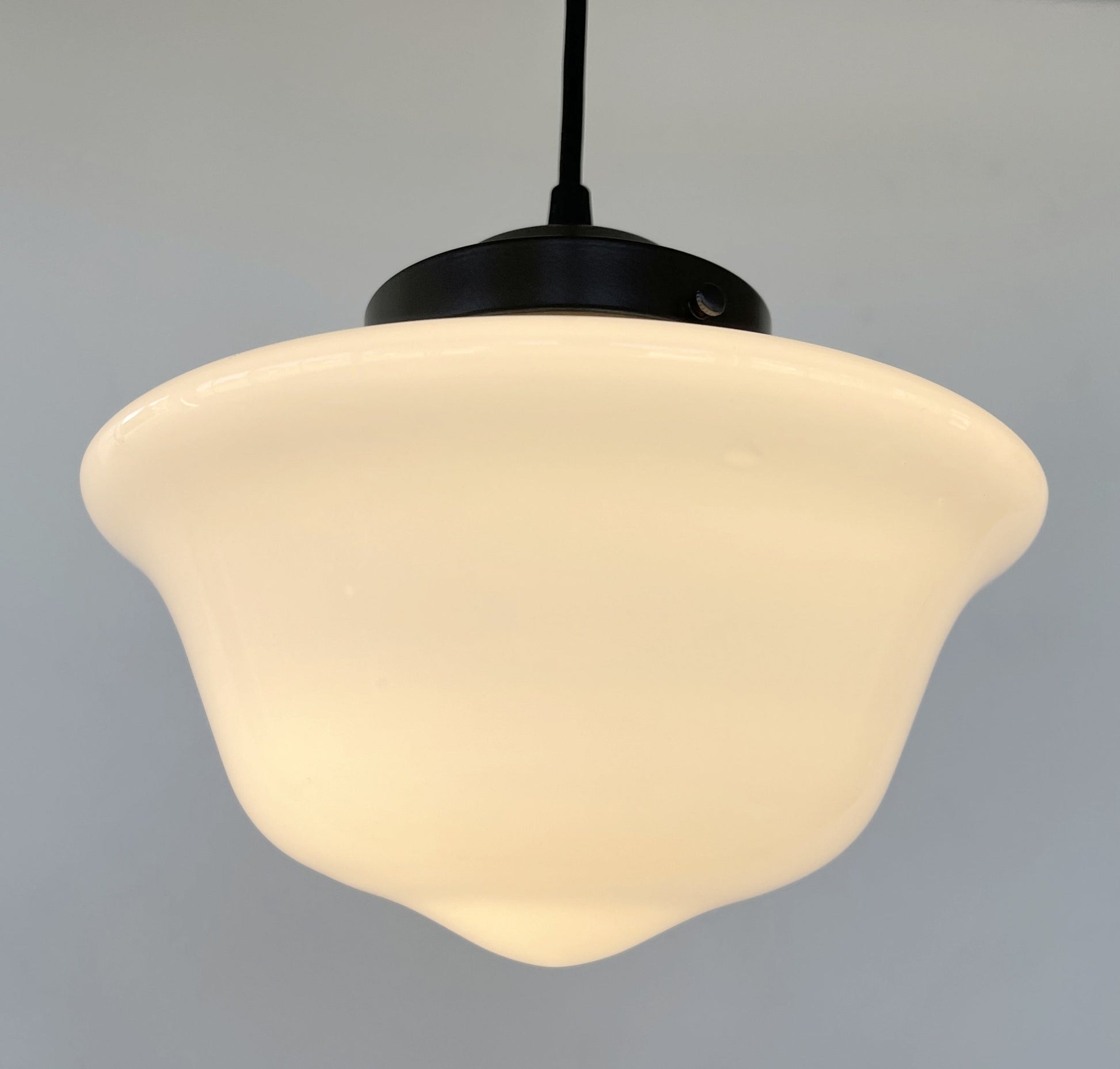 STYLISH MODERN SCHOOLHOUSE 1930s Globe Pendant Light
