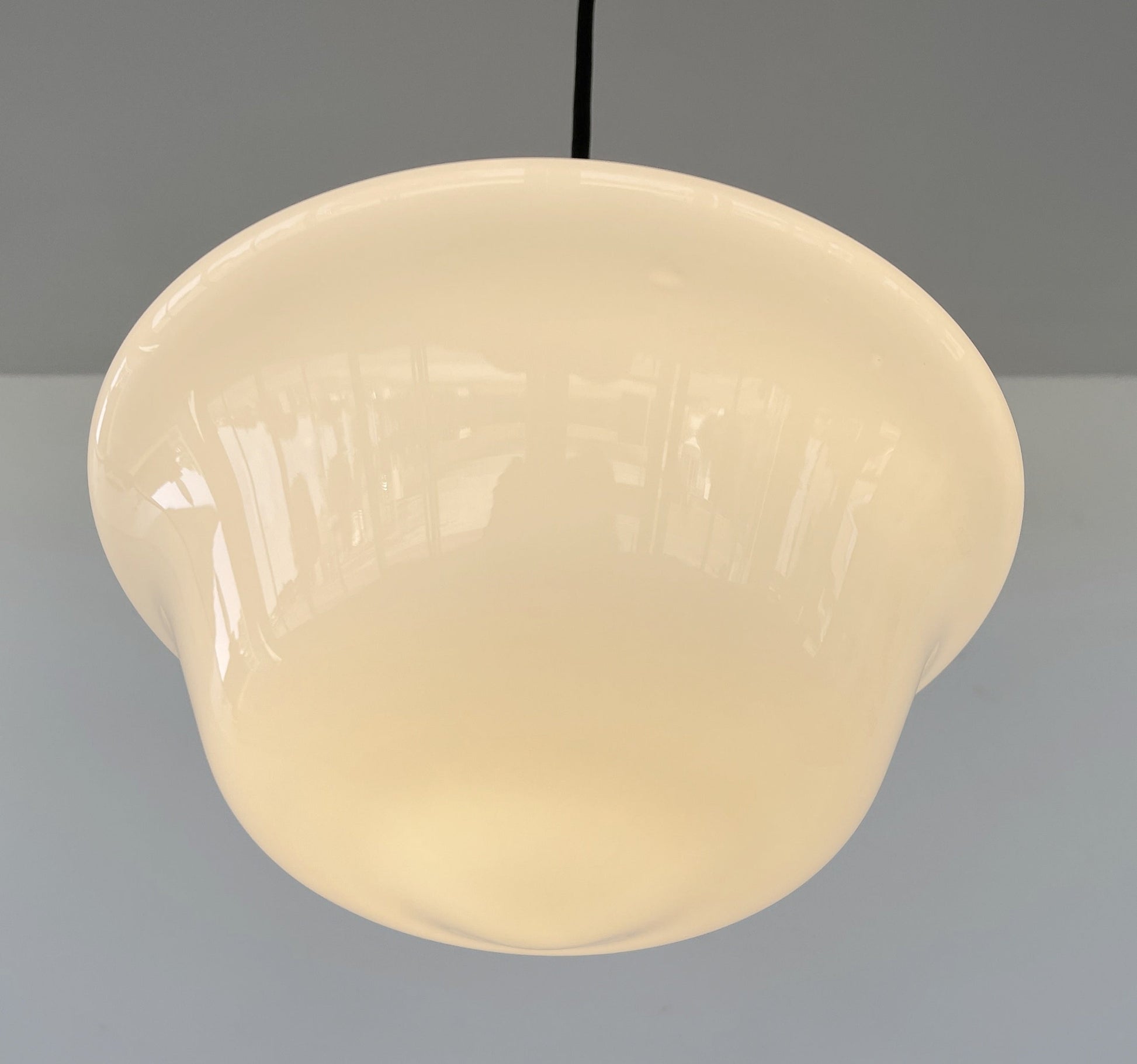 STYLISH MODERN SCHOOLHOUSE 1930s Globe Pendant Light