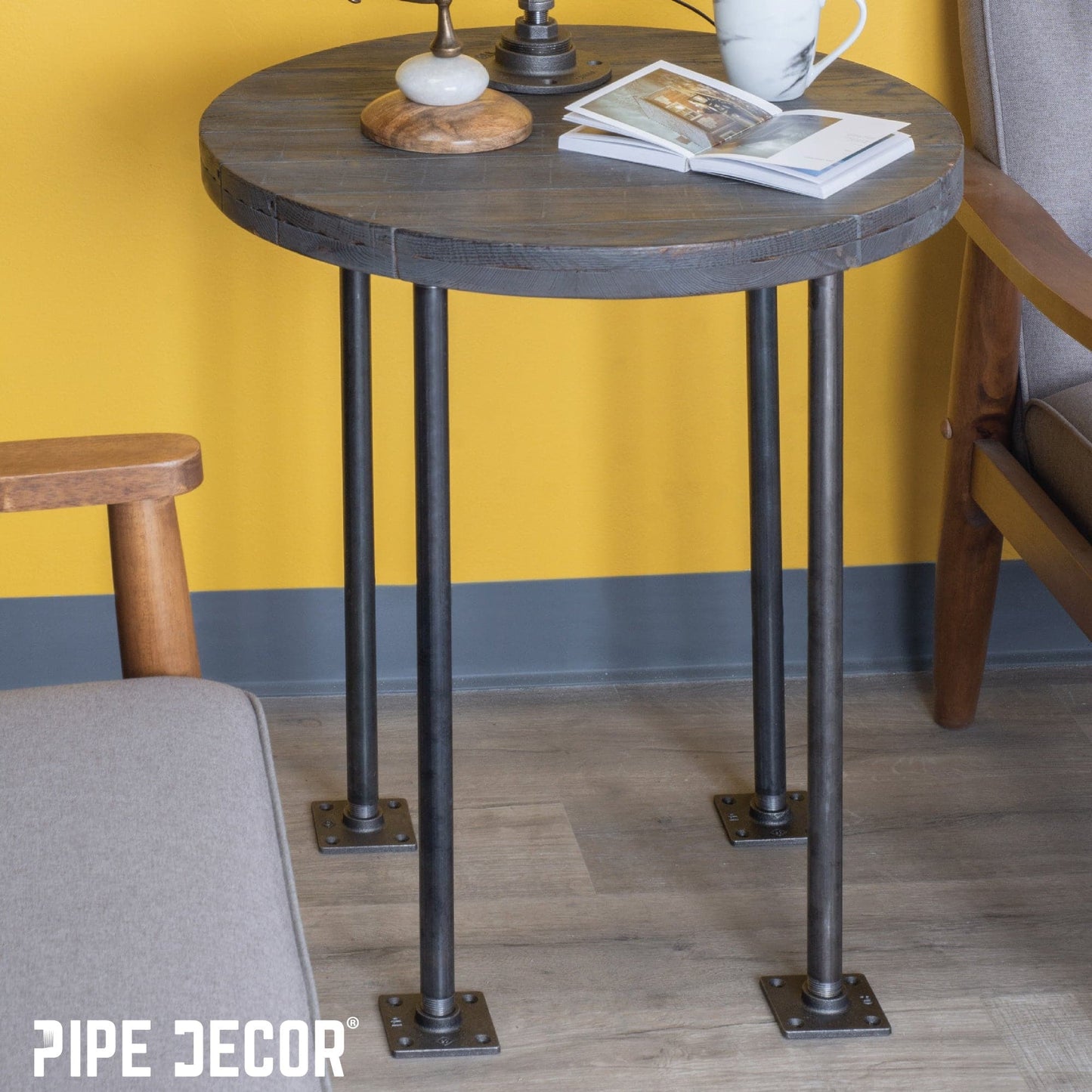 1 in. Black Square Floor Flange