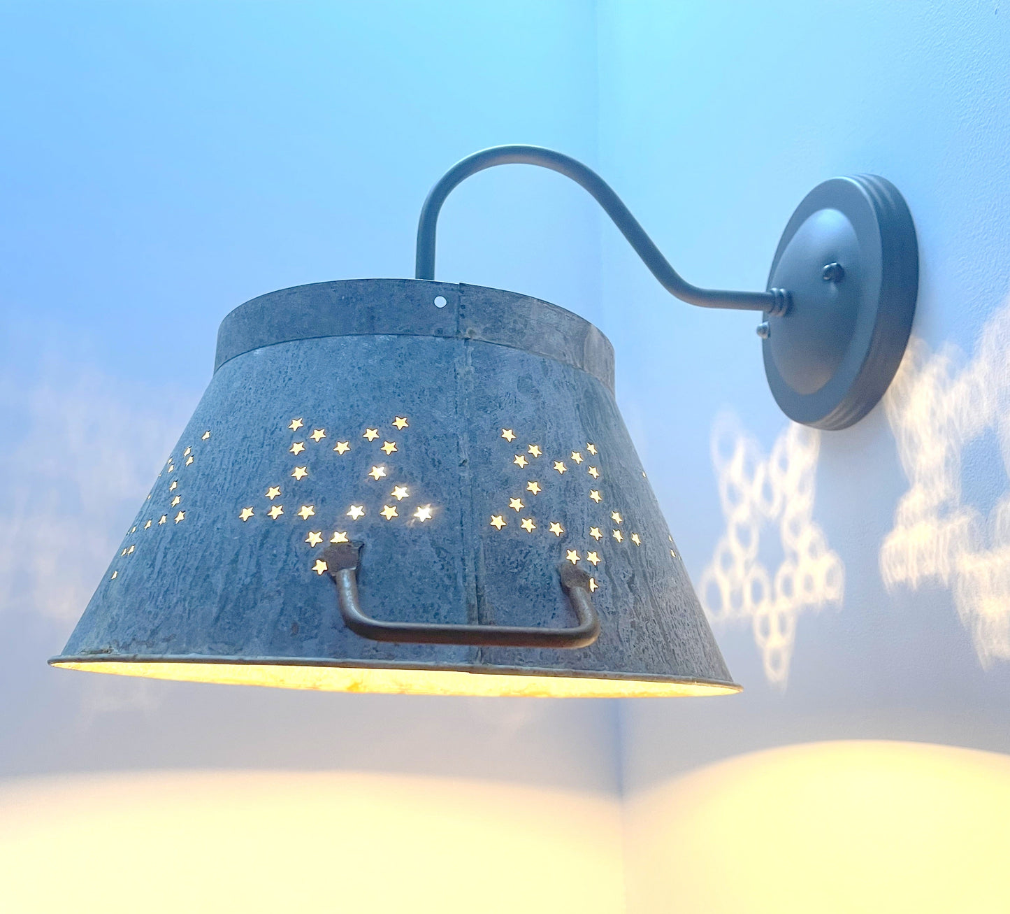 Weathered Farmhouse Star Wall Sconce