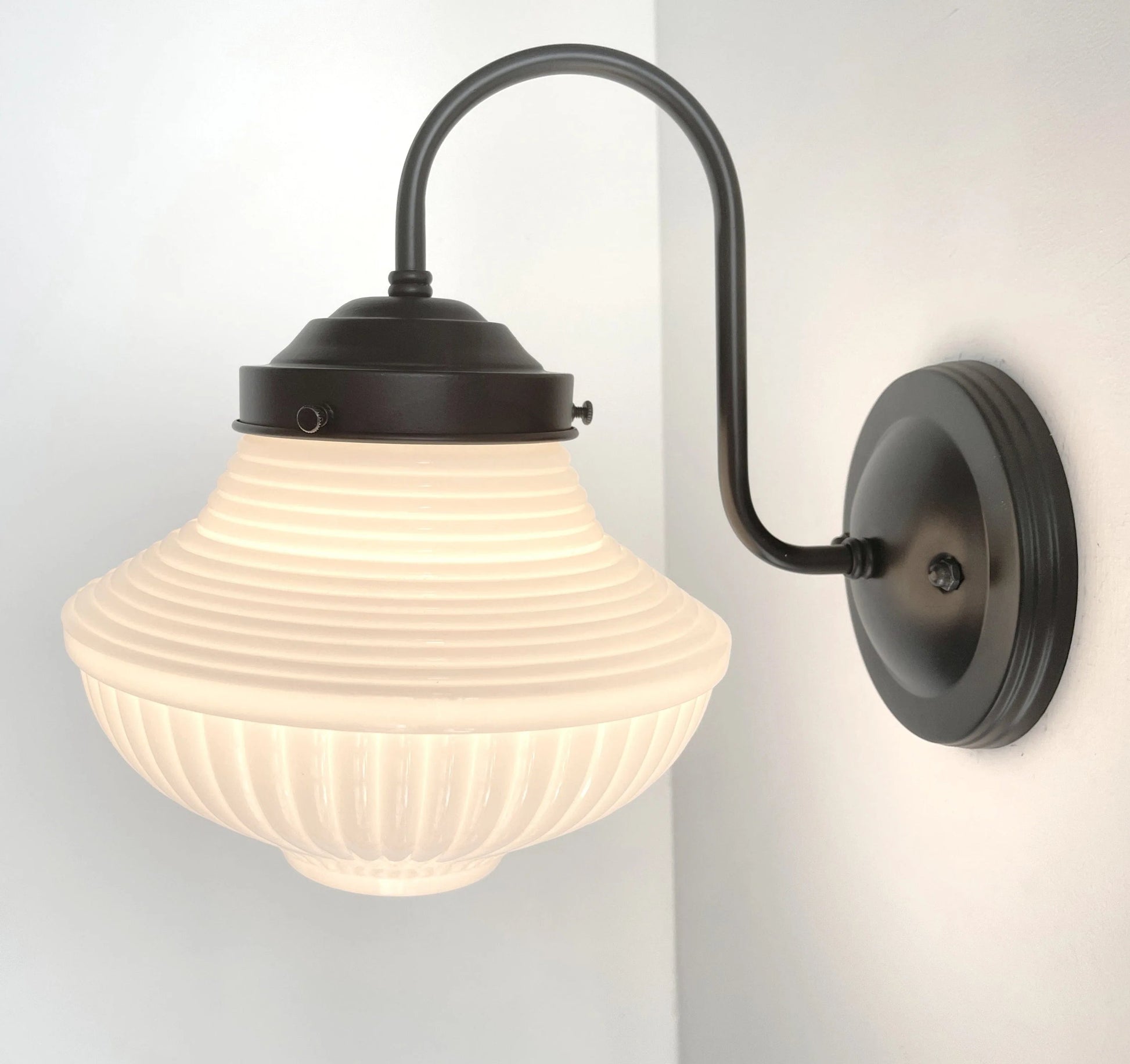Traditional Schoolhouse Sconce Wall Light